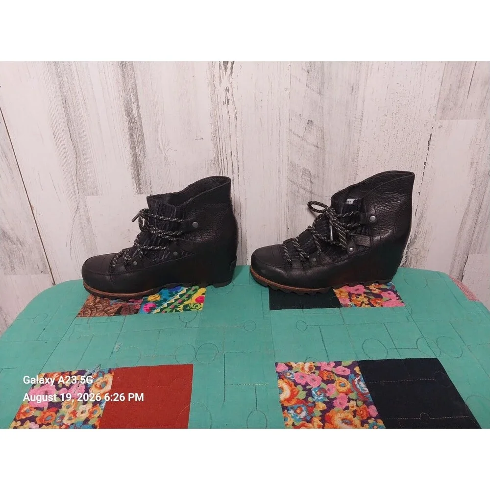 SOREL Sandy NL2628 Black Leather & Nylon Hidden Wedge Lace-Up Ankle Boots Size 6